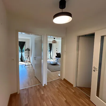 Apartman Plain & Practical