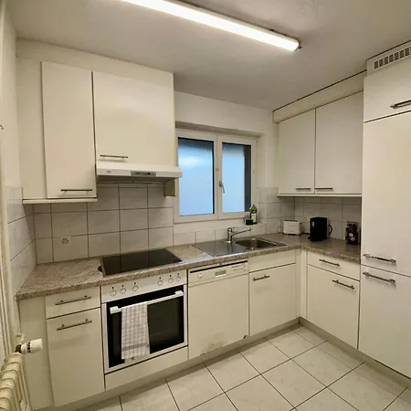 Apartment Plain & Practical *