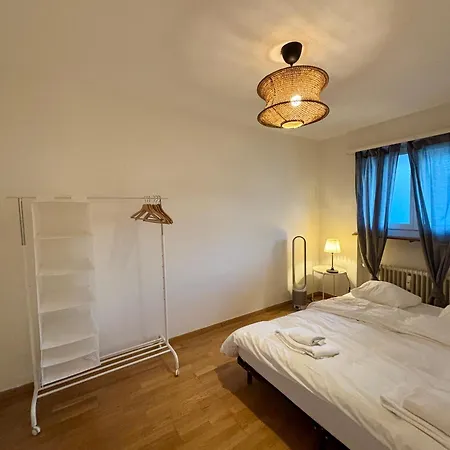 Apartment Plain & Practical *